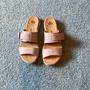 Clarks cloud, stepper’s sandals, purple lilac color, size 6 1/2 medium